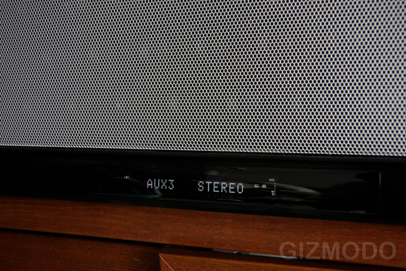 Illustration for article titled Ears-On Yamaha's Flagship YSP-4000 Surround Sound Bar (Verdict: Ultra-Discrete Sound Beams)